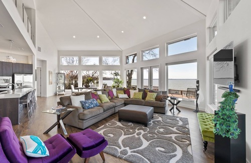Carolyn Estates House | Beautiful Lakefront Views at Cedar Creek Lake!