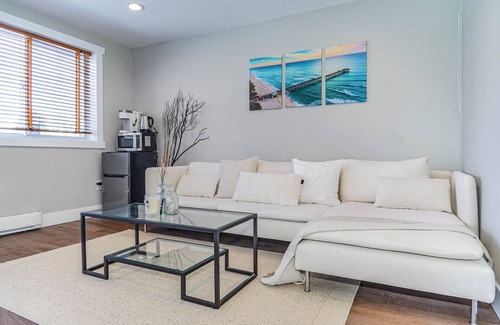 Lakeview Apartment | Beautiful Lakehome in City with Private Pool😍