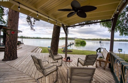 Pine Hollow House | Beautiful Lakehouse on Pine Hollow Reservoir. Dog Friendly