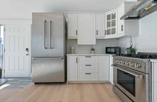 Turkey Point Cabin | Beautiful lakeside beach front cottage