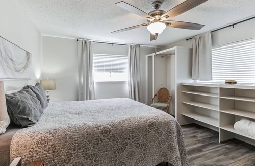 Coldspring House | Beautiful Lakeview Getaway on Lake Livingston