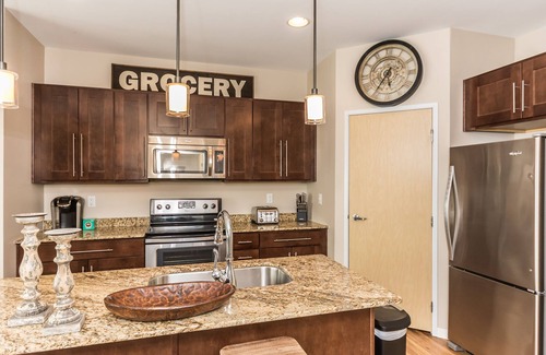 Grand Forks Apartment | Beautiful Luxury Themed Furnished Apartment