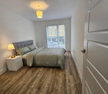 Ebbsfleet Valley Apartment | Beautiful Modern 2 Bed flat in Ebbsfleet, near London with free parking