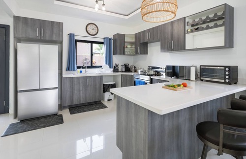 Ocho Rios House | Beautiful Modern Vacation Home