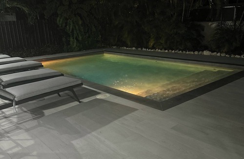 Sunset Crest Villa | Beautiful modern villa in Holetown, Barbados. 5 mins to all amenities, beach.n
