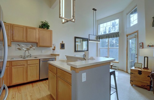Wildernest Condo | Beautiful Mountain Views for Your Holiday Stay! A5