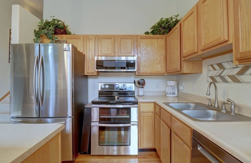 Wildernest Condo | Beautiful Mountain Views for Your Holiday Stay! A5