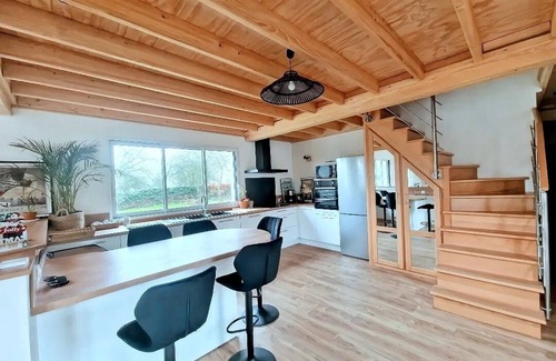 Arrest House | Beautiful nature gite, chalet atmosphere, with large garden, Arrest, Baie de Somme,