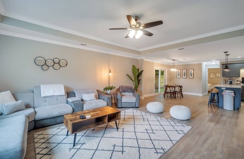 Savannah House | Beautiful New Construction Only 4 Min to Downtown!