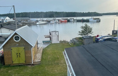 Eastern Passage House | Beautiful Ocean view retreat in Eastern Passage: Serenity by the Ocean 🌊