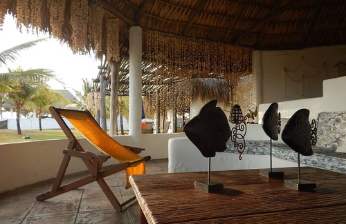 Santa Rosa House | Beautiful Ocean Front Home in Monterrico MR029