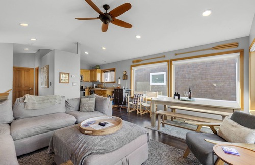 Tolovana Park House | Beautiful Ocean Views at Cannon Beach