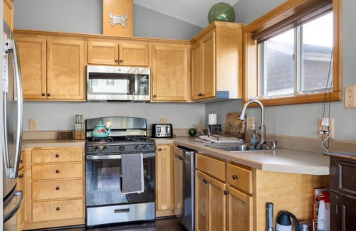 Tolovana Park House | Beautiful Ocean Views at Cannon Beach