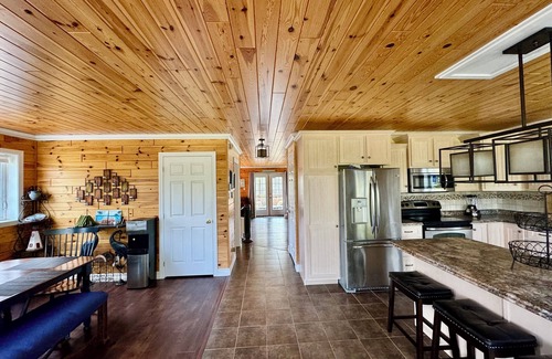 Northport Cottage | Beautiful ocean view property on the Amherst Shore - Northport, NS