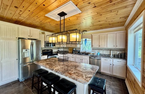 Northport Cottage | Beautiful ocean view property on the Amherst Shore - Northport, NS