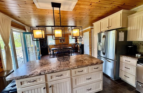 Northport Cottage | Beautiful ocean view property on the Amherst Shore - Northport, NS