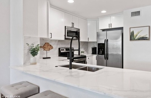 Rock Harbor House | Beautiful Oceanside Mariner's 3 Bedroom Townhome