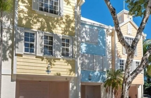 Rock Harbor House | Beautiful Oceanside Mariner's 3 Bedroom Townhome