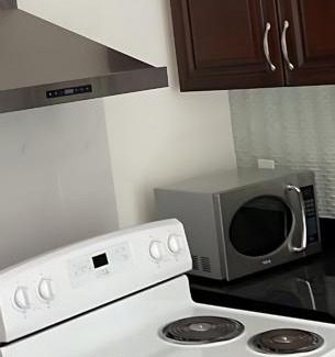 Arbutus Ridge House | Beautiful place with Kitchen, Washing Machine, Internet near UBC, beach and DT