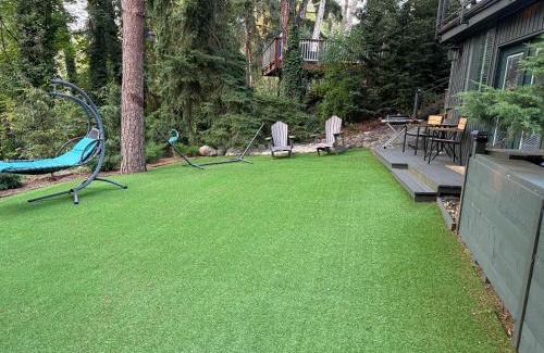 Federal Way Apartment | Beautiful place with a great location, free parking, WiFi & large TV.