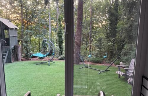 Federal Way Apartment | Beautiful place with a great location, free parking, WiFi & large TV.