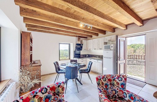 Labastide-Murat Villa | Beautiful private villa for 4 guests with TV, terrace, pets allowed and panoramic view