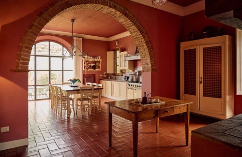 Cerreto Guidi Villa | Beautiful private villa for 12 guests with WIFI, private pool, A/C, patio and panoramic view