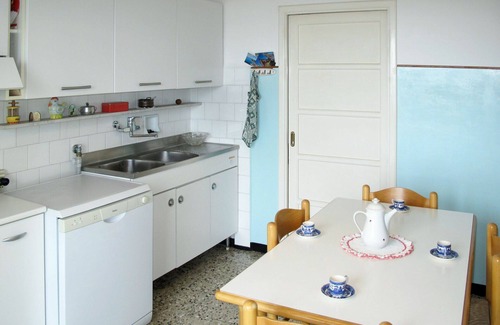 Ranzi House | Beautiful private villa for 4 guests with WIFI, TV, patio, pets allowed and panoramic view