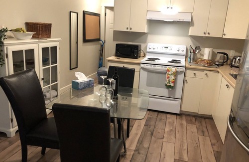 Guildford Apartment | Beautiful Private Suite in the Basement of a Delightful Single Family Home