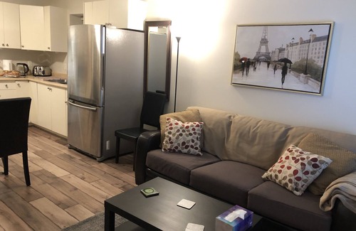 Guildford Apartment | Beautiful Private Suite in the Basement of a Delightful Single Family Home