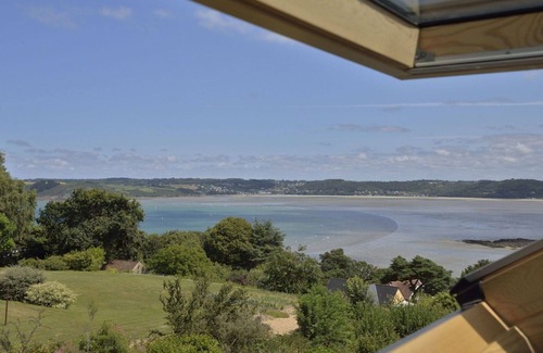 Cotes d'Armor House | Beautiful private villa for 8 guests with WIFI, TV and pets allowed