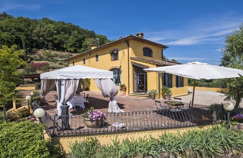 Casalguidi Villa | Beautiful private villa for 14 guests with WIFI, A/C, private pool, TV, terrace and panoramic view