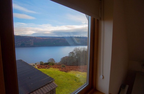 East Lewiston House | Beautiful private villa for 7 guests with WIFI, TV, patio and pets allowed