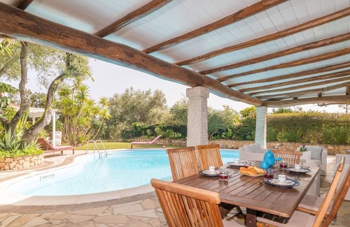 Torre di Bari Villa | Beautiful private villa for 8 guests with hot tub, A/C, WIFI, private pool, TV, patio and parking