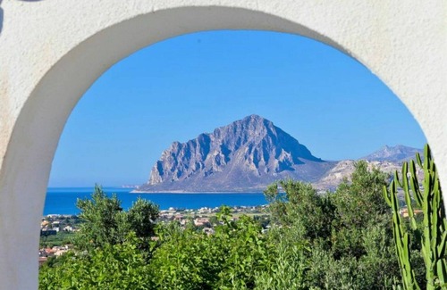 Valderice Villa | Beautiful private villa with private pool, A/C, hot tub, WIFI, TV, terrace and panoramic view