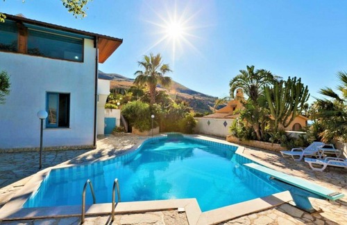 Valderice Villa | Beautiful private villa with private pool, A/C, hot tub, WIFI, TV, terrace and panoramic view