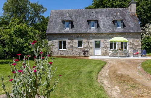 Sizun Villa | Beautiful private villa for 5 people with WIFI, TV and pets allowed