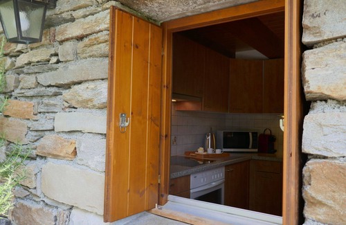 Semione House | Beautiful private villa for 4 people with TV, patio, pets allowed and panoramic view