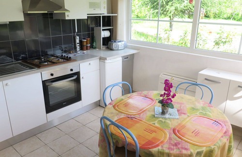 Lascaux Villa | Beautiful private villa for 4 guests with TV, terrace, pets allowed and panoramic view
