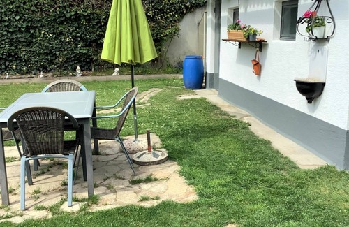 Floridsdorf House | Beautiful private villa for 4 people with A/C, WIFI, TV and pets allowed