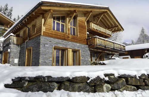 Ollon House | Beautiful private villa for 8 people with hot tub, WIFI, TV, terrace and pets allowed