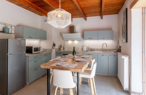 Coutances House | Beautiful private villa for 6 guests with WIFI, TV and terrace