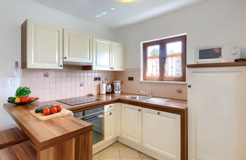 Vosteni Villa | Beautiful private villa for 8 guests with A/C, private pool, WIFI, hot tub, TV and patio