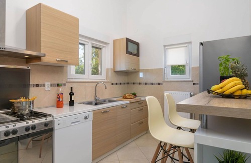 Prodol House | Beautiful private villa for 8 guests with A/C, WIFI, private pool, TV and terrace