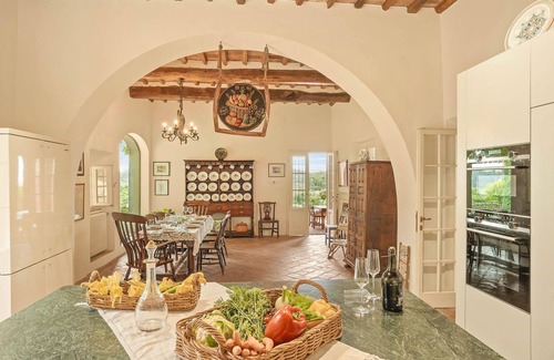 Palaia Villa | Beautiful private villa for 14 people with WIFI, A/C, private pool, TV, patio and panoramic view