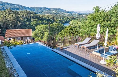 Ponte de Lima Villa | Beautiful private villa for 12 guests with WIFI, private pool, TV and patio