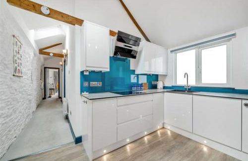 Looe House | Beautiful Quayside Cottage Looe