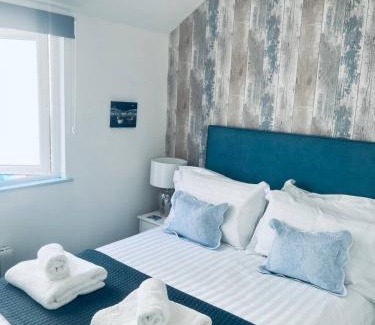 Looe House | Beautiful Quayside Cottage Looe