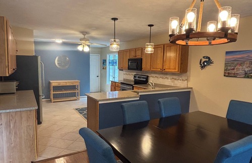 Locust Grove House | Beautiful, quiet lakefront property at Lake of the Woods, Virginia