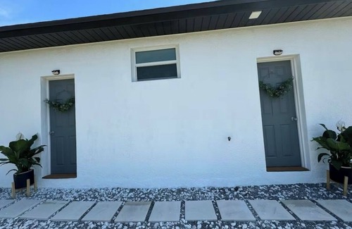 Lehigh Acres House | Beautiful & Relaxing Room #2 Lehigh Acres with Private Entrance